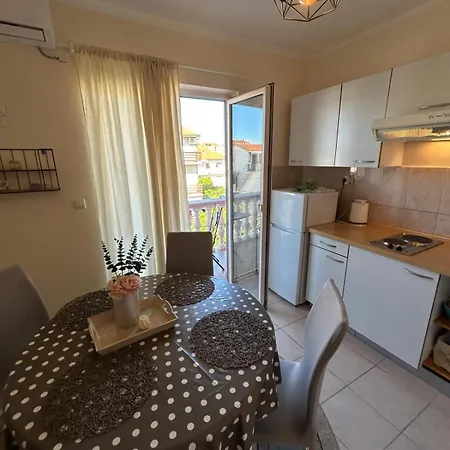 Lucija Apartment *